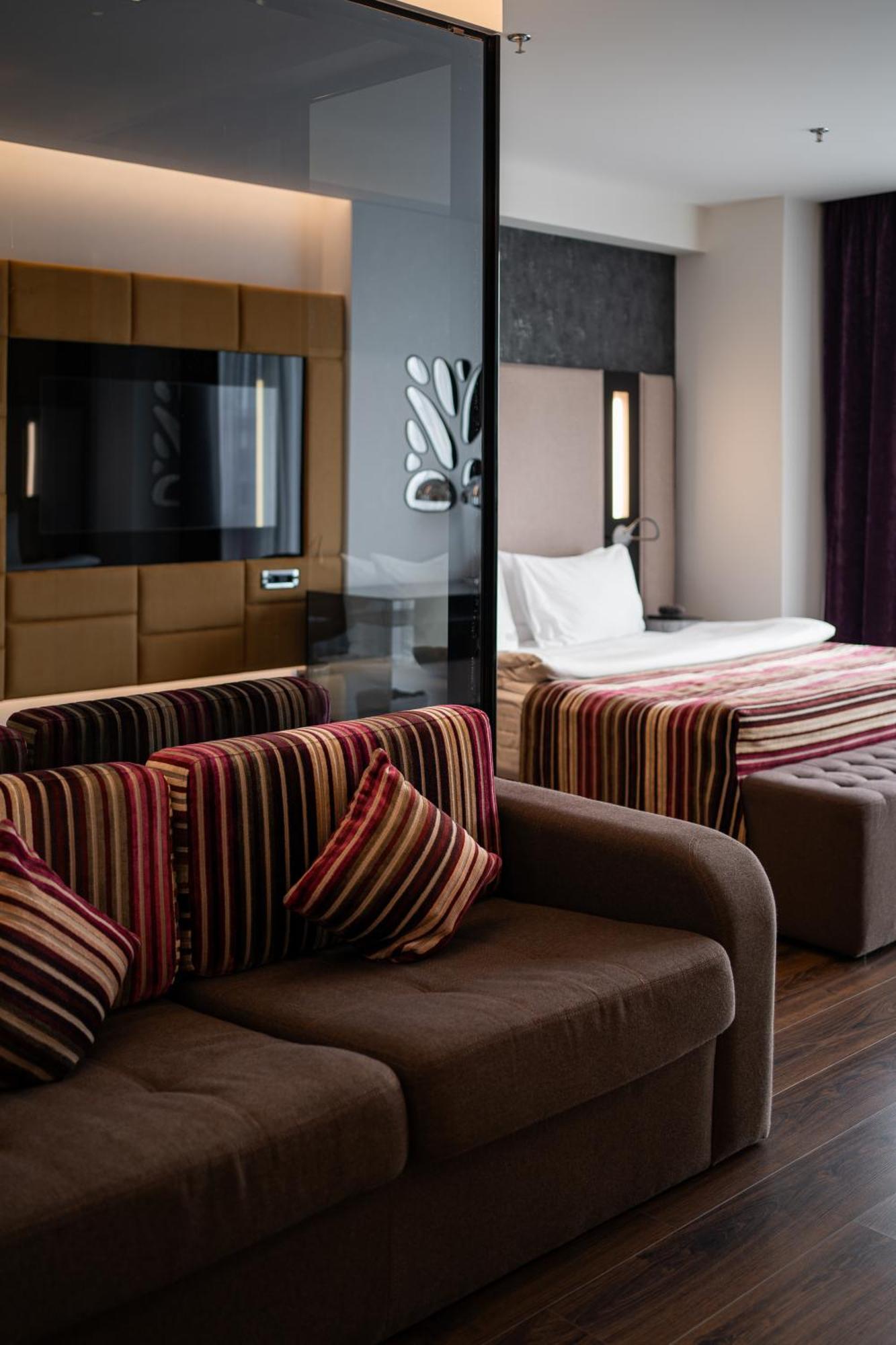 11 Mirrors Design Hotel Kyjev Exteriér fotografie
