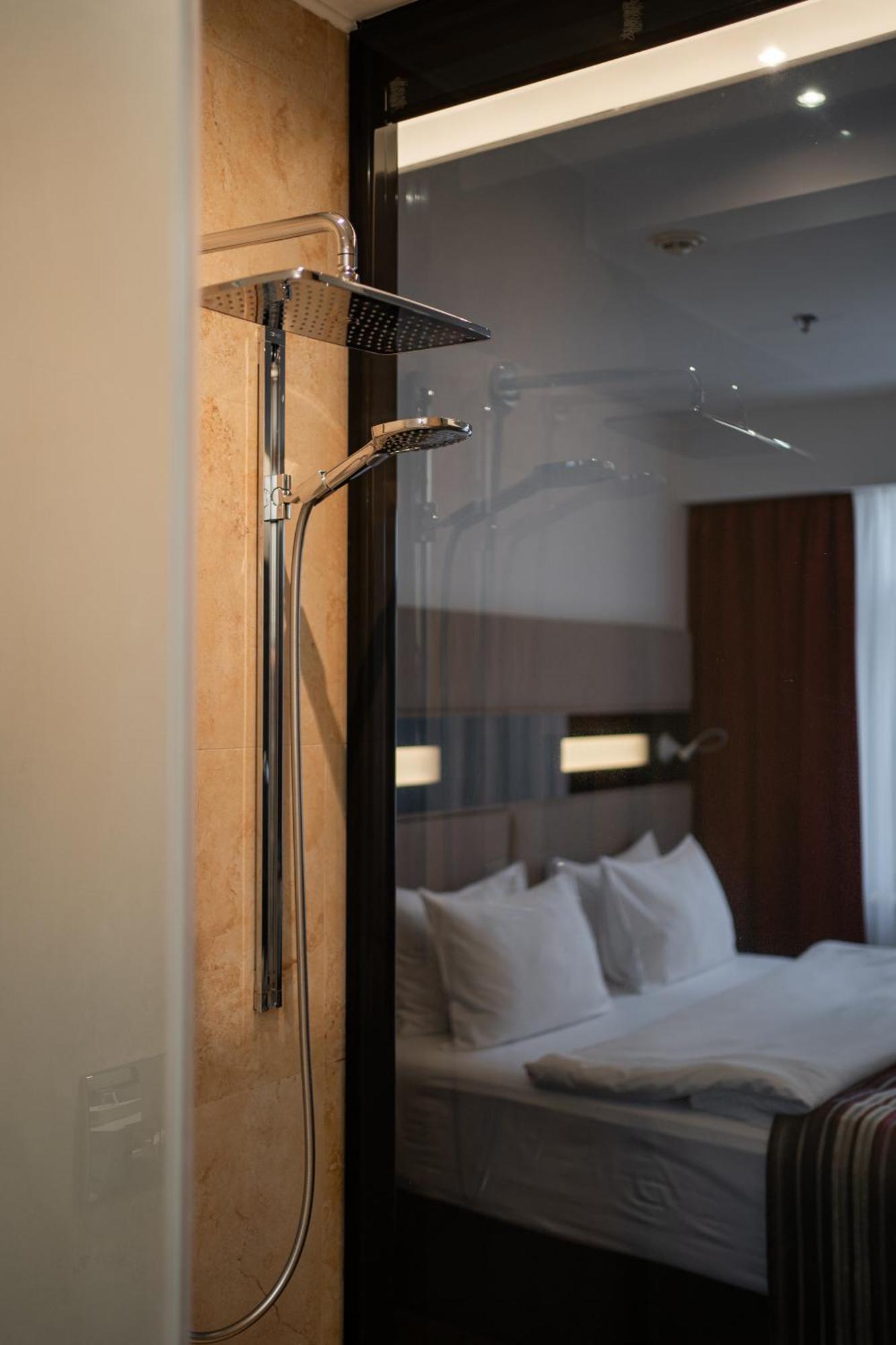 11 Mirrors Design Hotel Kyjev Exteriér fotografie