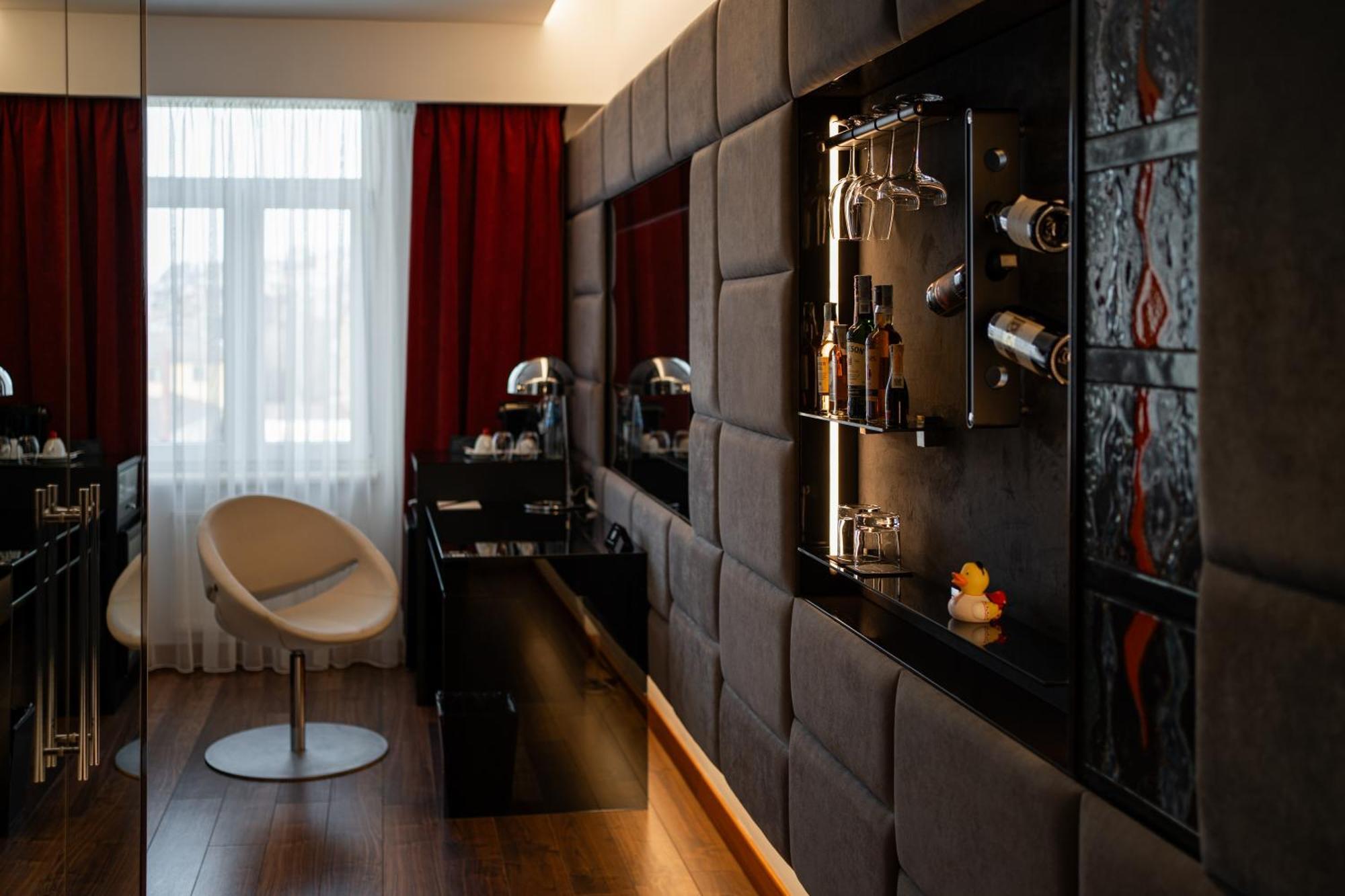 11 Mirrors Design Hotel Kyjev Exteriér fotografie