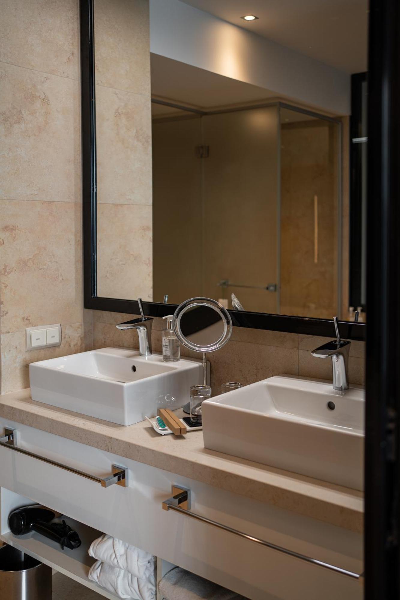 11 Mirrors Design Hotel Kyjev Exteriér fotografie
